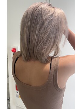 イト(ito.) ”Sakabe "ヌーディベージュ