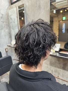 カーニー 上野(kearny) ツイストスパイラルパーマ縦落ちパーマメンズ波巻きパーマ