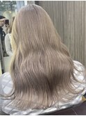 ハイトーンカラーミルクティーベージュボブ