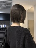 顎ライン切りっぱなしボブ×カーキベージュ