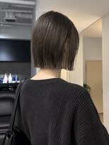 フォト 新宿三丁目(foto)&nbsp;顎ライン切りっぱなしボブ×カーキベージュ