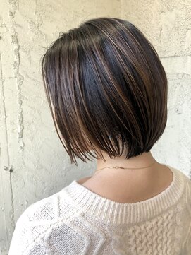 ペネロープ(Penelope) ショートボブ/ハイライト 担当 夕島