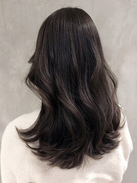 アイティーバイアルバム 下北沢店(IT by ALBUM) 透明感グレージュ_アースカラーくびれヘアツートン_ba374661