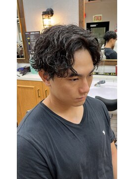 グナスティバイダムディー トウキョウ(GNASTY by DAMDEE TOKYO) 波巻き風パーマ