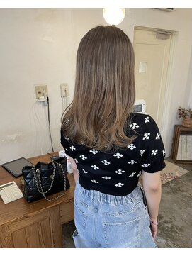 スロウ(sloe) ダブルカラーで柔らかベージュ