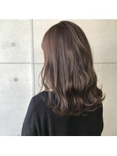 ナチュラルなグレージュなども