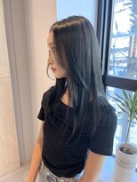 シダ(sida SAIIN)&nbsp;20代30代シアーブルーブラックレイヤーセンターパート