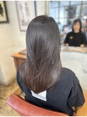 美髪矯正 顔周りにレイヤーを入れて軽やかな動きを