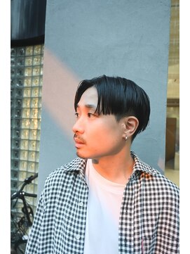 チカシツ(Chikashitsu) メンズカット/センター分け/メンズショート/ハンサムショート