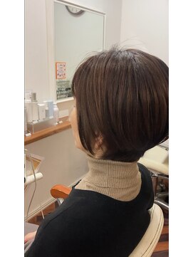 ヘアーアンドメイクアップモパ ショートボブ