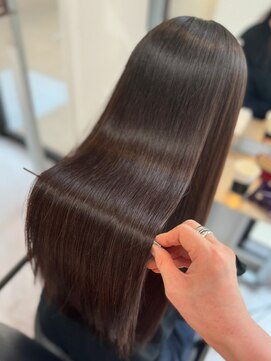 ヴィヴィー 福岡天神店(VIVIE) 髪質改善で叶う艶とまとまりストレート