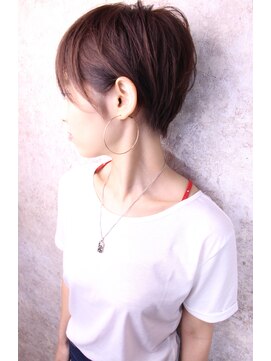 キャアリー(Caary) Ｃａａｒｙ似耳かけ簡単スタイリング合わせカットで小顔ショート