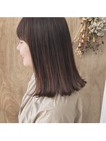 ツイギー 伊賀上ビル店(TWiGGY)&nbsp;大人カジュアルな切りっぱなしロブ。