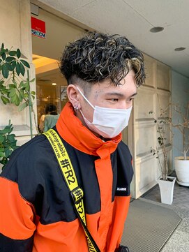 ヘアーエスクールフェイス(hair S. COEUR face) スパイラルパーマ/ハイライトカラー/マッシュショート