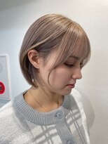 サロンドジョー(salon de joe)&nbsp;【井上】ホワイトベージュミニボブハイトーンショート顔周り