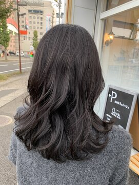 クオリア(Quaria) レイヤー×ミディアムロング