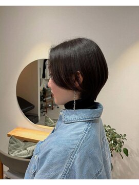 ノエル ヘアー アトリエ(Noele hair atelier) ネープレスショート×センターパート