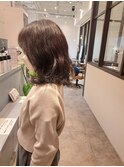 グレーブラウン×ミディアム外ハネボブ美髪