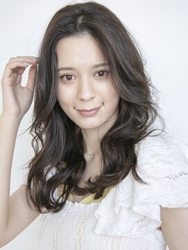 ビューティーアンドケアカロン(Beauty and Care CALON) 優美な印象のオリーブカラー