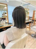 肩上ボブ ストレートヘア 切りっぱなし