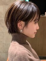 ビューブルー 亀戸錦糸町(VIEW BLUE) 冬はタートルネックに似合うショートボブ