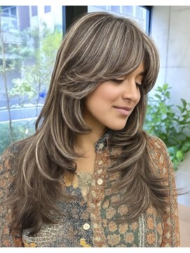 ヌエン 渋谷(NU/EN) ハイライトカラー/バレイヤージュカラー/ロングレイヤー/小顔