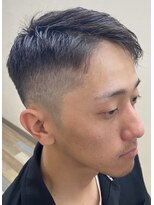 バーバースタイルズ 函館 ブリーチなしカラー黒髪フェード×サイドパートで大人の色気ヘア