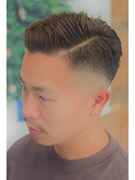 ヘアアイラッシュ リベット(hair eyelash RIVET) スキンフェード×サイドパート