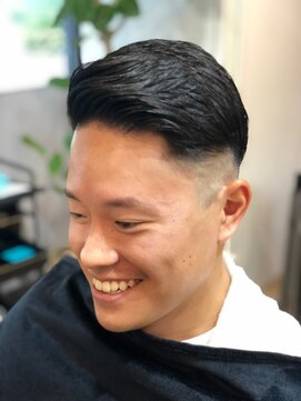 バーバーショップ ライフ(Barber shop Life) フェードスタイル【2ブロック0.8mm】