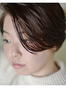 キリオム(KIRIOM) ショートボブ