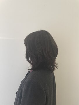 サエラクワトロ 外ハネミディアム