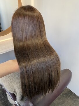 ワルム(warme) くすみベージュ×縮毛矯正