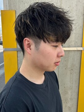 ニアウ 伊勢崎連取店(Niau) ツイストスパイラルパーマツイストパーマツーブロック刈り上げ