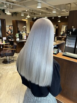 リー ヴィータ 上新庄(Lee Vita) ホワイトカラー