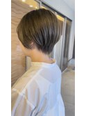 透明感抜群なオリーブグレージュ