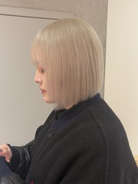 ヨーク(YOKE) 【YOKE】ハイトーンボブ切りっぱなしボブホワイトブロンド