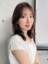 美髪イメチェン艶ブラウンシースルーバングうるツヤくびれミディ
