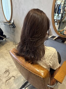 クルニエ(crenier) レイヤー/バタフライレイヤー/ハッシュカット/グレージュ