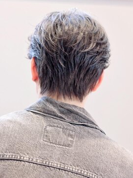 リップス 心斎橋(LIPPS) センターパートミニウルフ