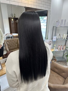 【新メニュー導入☆】髪のダメージに配慮しクセやうねりなど髪質の状態を確認して適切な施術のご提案◎