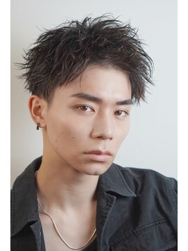 オーシャントーキョー ホワイト 原宿(OCEAN TOKYO WHITE) 暗めカラーアップバングツーブロックショート