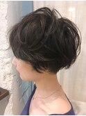 くせ毛風パーマのマッシュショート