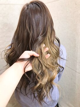 リアンバイアリュール(Lian by Allure) 《Lian by Allure》畠山　貴子　インナーカラーミルクティ