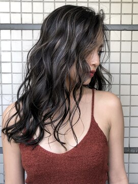 サイン 表参道(SIGN) 【英大】コントラストハイライト/アッシュ/ケアブリーチ/表参道