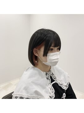 ロイ(ROY) 振り返られるインナーカラーピンク