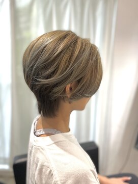 ツムグ 代官山 中目黒(TUMUGU) 透明感ショート大人かわいいヘアヘルシースタイル30代40代50代