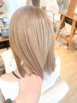 ネオリーブ チロル 横浜西口店(Neolive CiroL.) ペールベージュカラー　ブリーチカラー　ダブルカラー