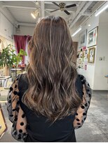 マリアナ(Mariana)&nbsp;ハイライトショートヘアレイヤーカットダブルカラー