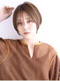 グレージュカラーシルキーベージュ斜めバングデザインカラー