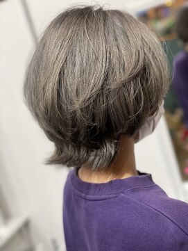 スナリー(Snaly) ショートウルフ/ブリーチカラー/ミルクティーアッシュ